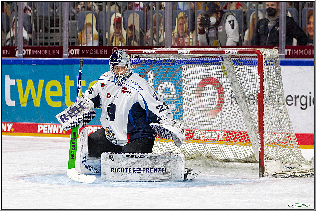 PENNY DEL;  Koelner Haie - Straubing Tigers; Koeln, 14.04.2021